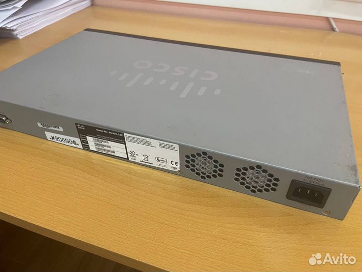 Коммутатор Cisco SG300-28P 24 порта (PoE)