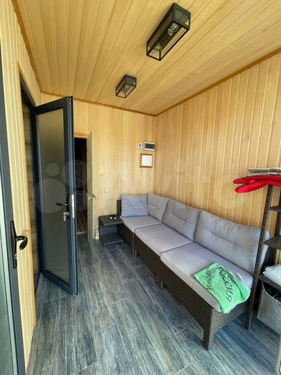 Коттедж 205 м² на участке 4 сот.