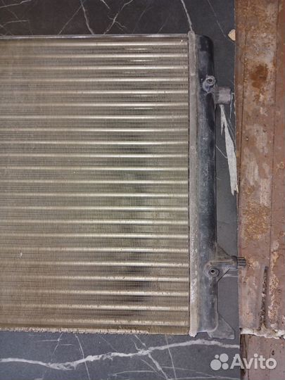 Радиатор охлаждения двигателя Volkswagen Golf Mk6