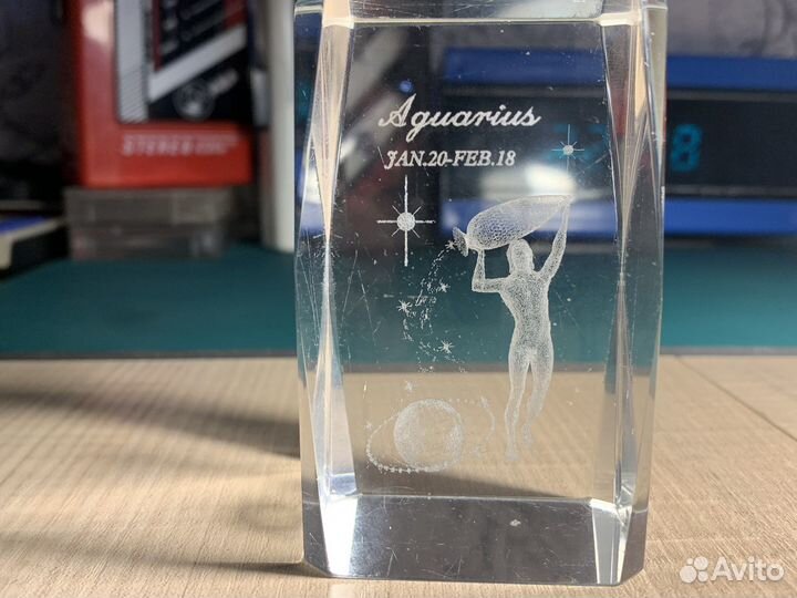 Стеклянная фигура со знаком зодиака «Водолей»