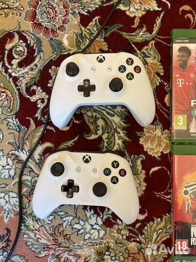 Xbox one s 1tb с играми