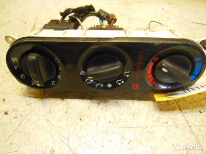 Блок управления климатической установкой Ford Mond