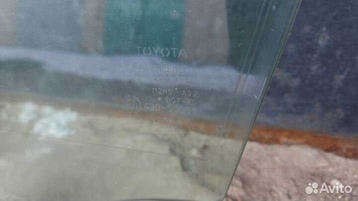 Стекло переднее левое Toyota Camry V40 6810233130