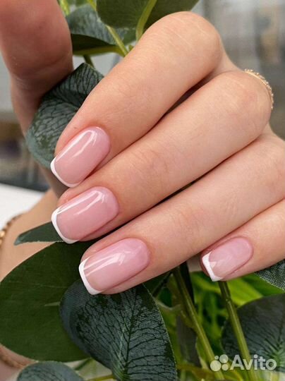 Маникюр педикюр