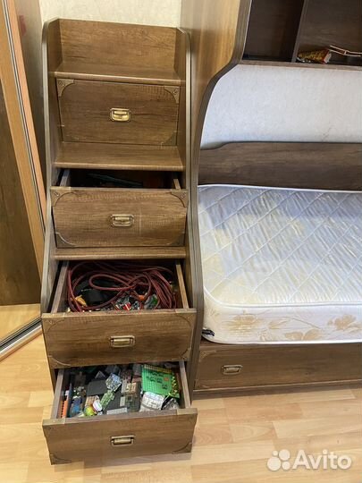 Двухярусная кровать бу