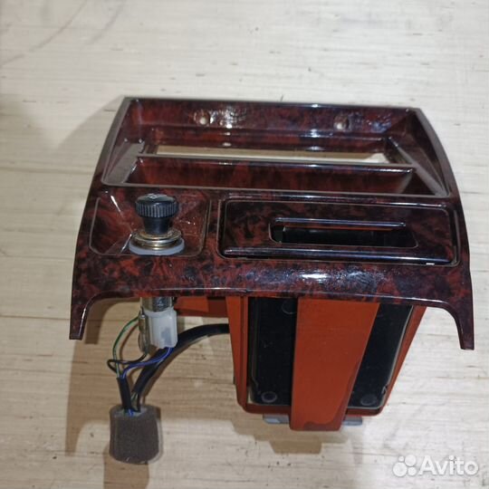 Консоль магнитолы Hyundai Santamo