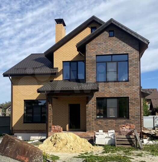 Коттедж 240 м² на участке 7,5 сот.