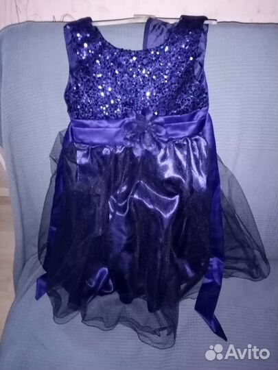 Платья и кольцо на платье