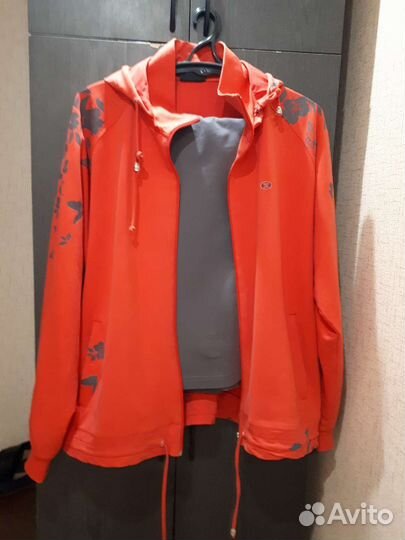 Спортивный костюм женский