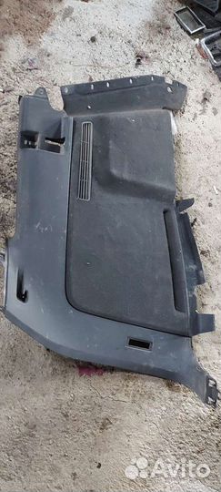 Обшивка багажника на Volkswagen Touareg
