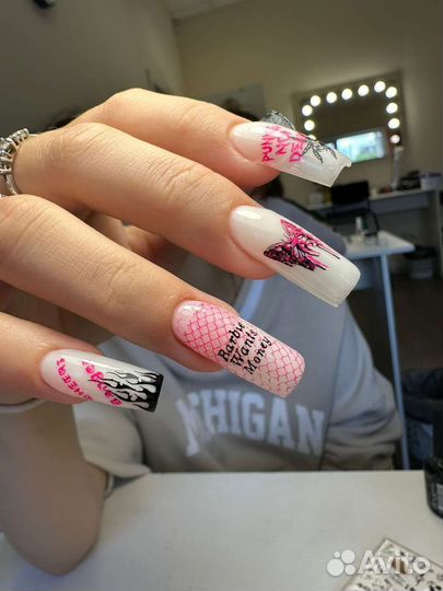 Маникюр и педикюр бесплатно