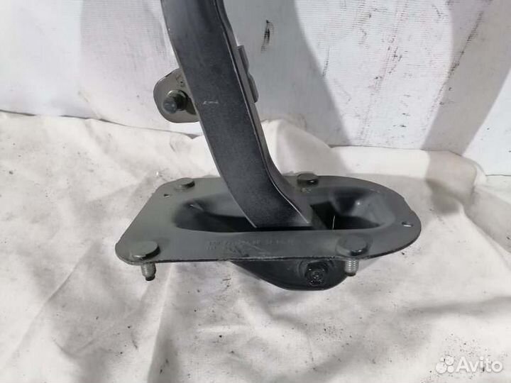 Петля крышки багажника левая Bmw 3-Series F30