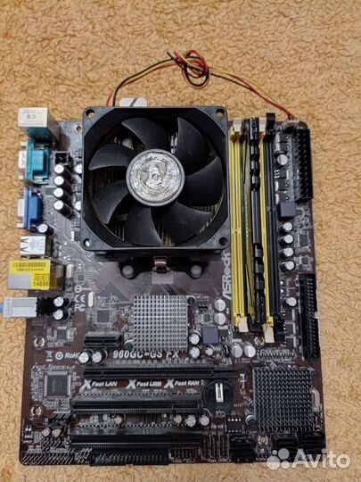 Материнская плата с процессором и памятью