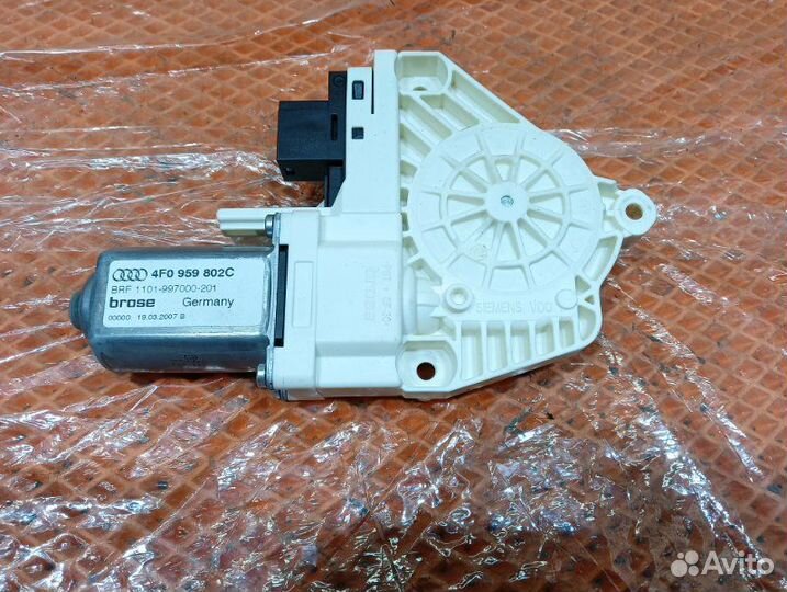 Моторчик Audi A6 C6 4F AUK 2007