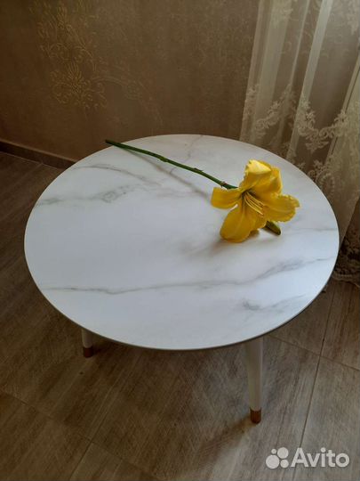 Журнальный столик