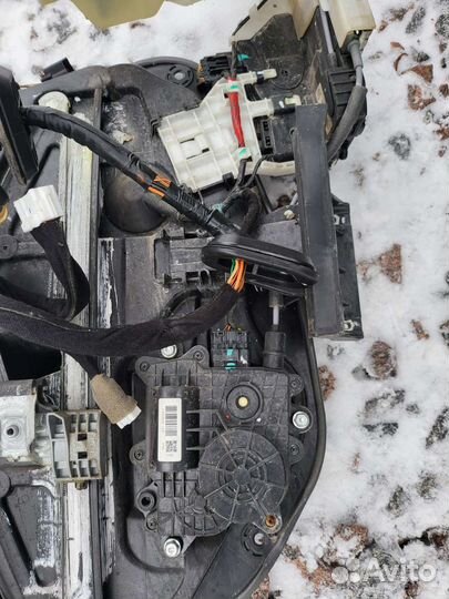 Комплект доводчики дверей дожим Genesis G80