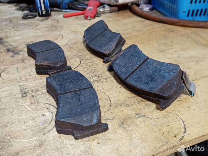 Тормозные колодки Nissan Almera кузов N15, 16