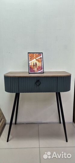 Консольный столик