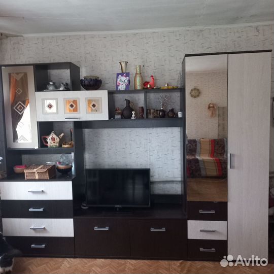 Продам стенку в гостиную бу 15000