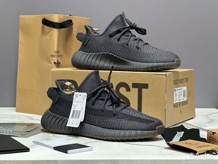 Кроссовки мужские Adidas Yeezy Boost