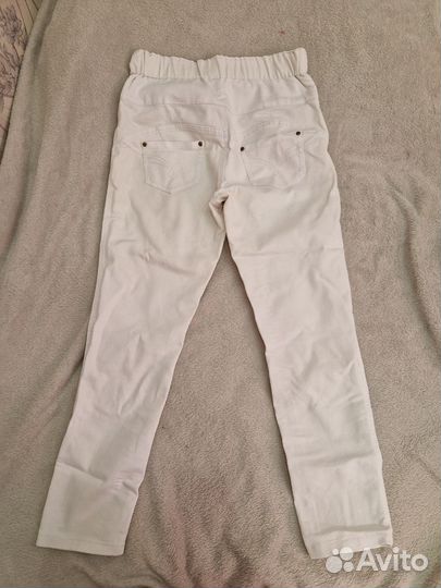 Джинсы белые