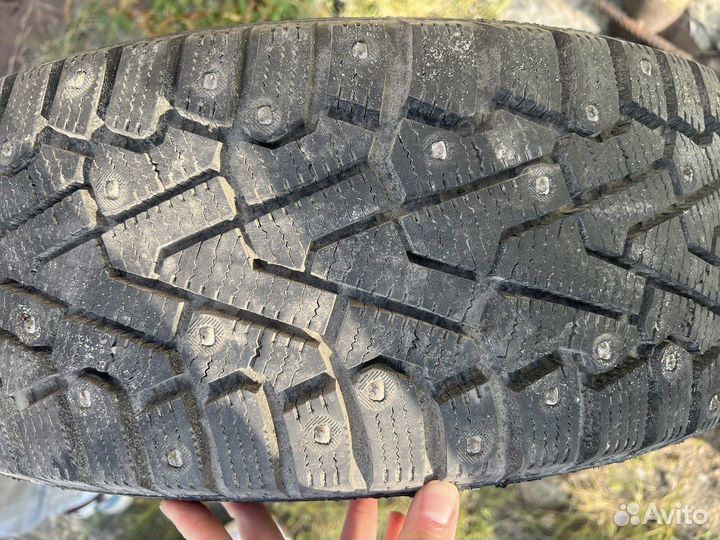 Pirelli Ice Zero 2 215/55 R17 99