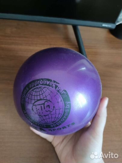 Мяч гимнастический 18