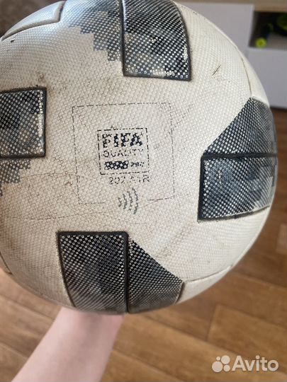 Футбольный мяч adidas telstar fifa 2018