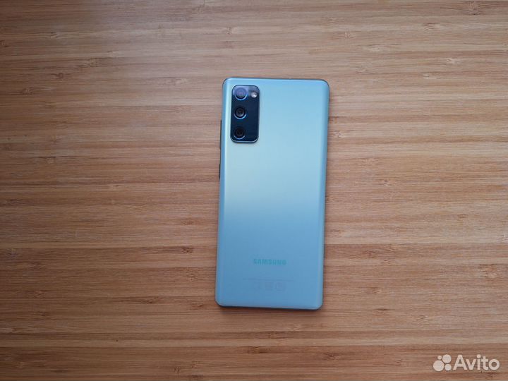 Смартфон Samsung S20 FE 8/256 (Snapdragon)