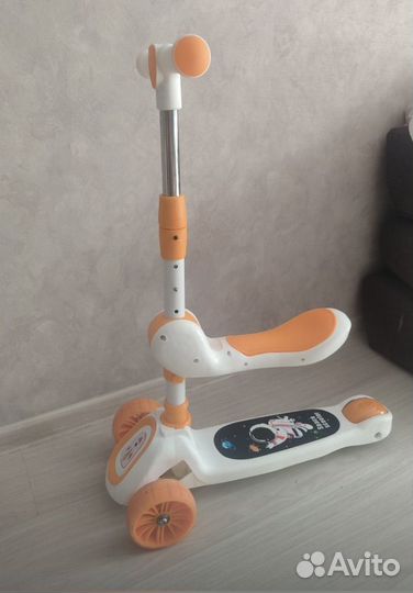 Новый Самокат детский с сиденьем