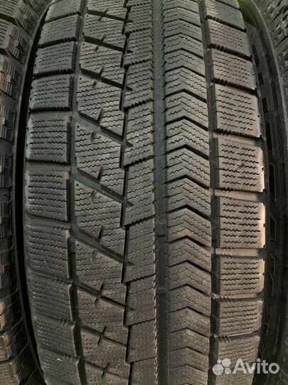 Bridgestone Blizzak VRX 215/65 R16 98Q