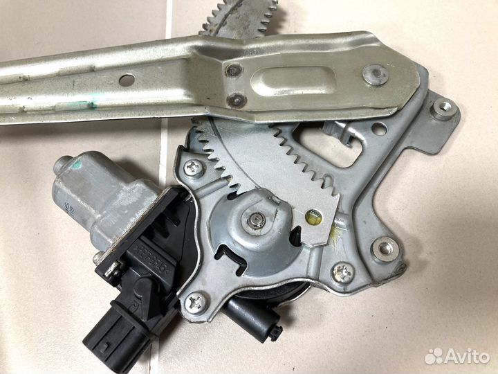 Стеклоподъемник задний правый Mitsubishi Lancer 10