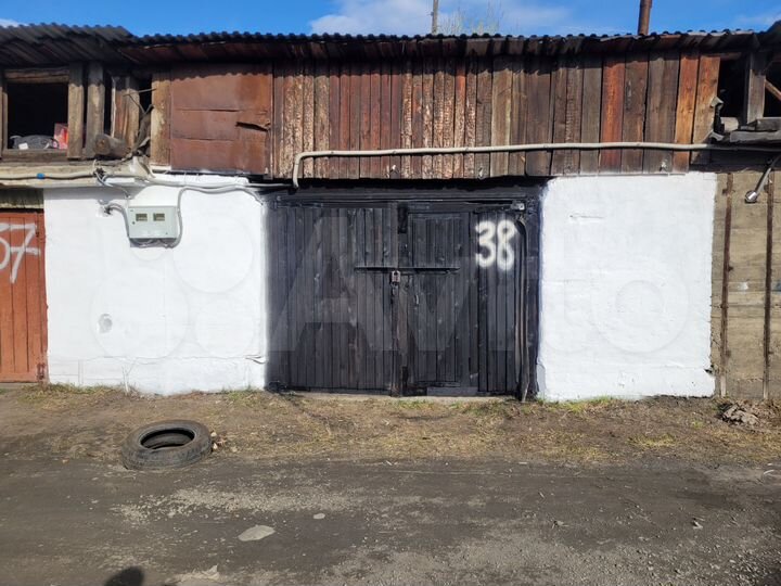 Гараж, > 30 м²