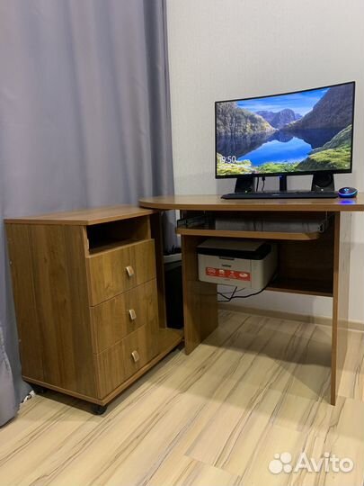 Компьютерный стол