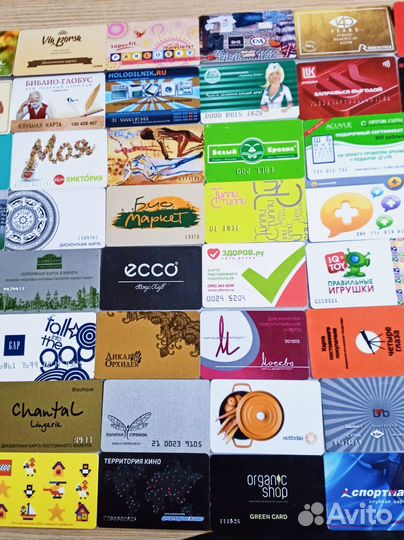 Разнообразные пластиковые карты 77штук