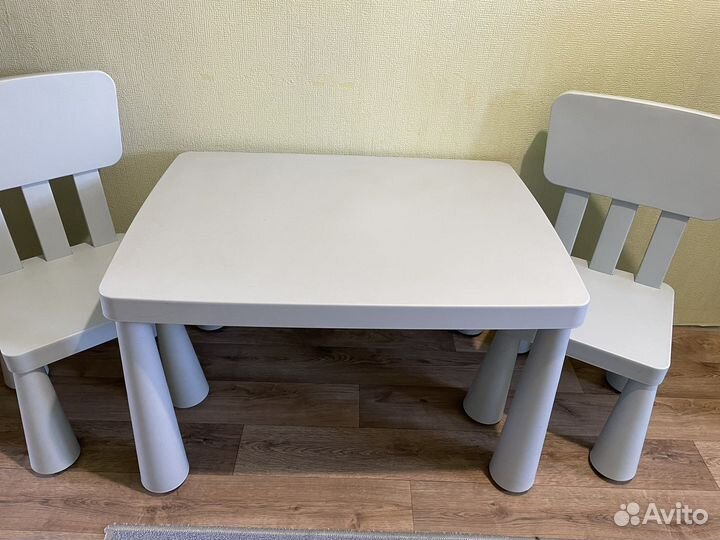 Стол и два стула (комплект) детский
