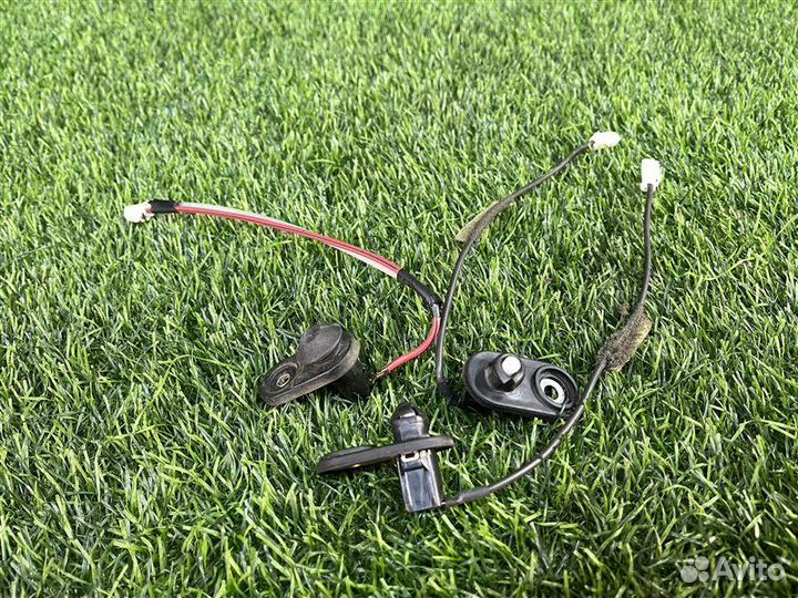 Концевик двери Toyota Granvia / Grand Hiace VCH16