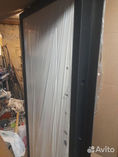 Продам дверь 90мм/860/ правая/ чёрный шелк