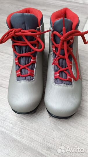 Лыжные ботинки размер 35