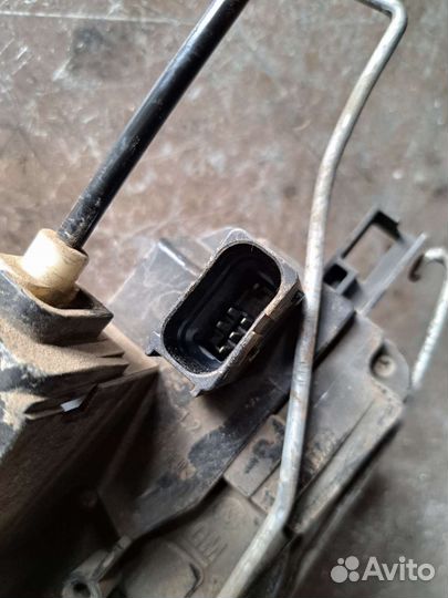 Замок двери передний левый Opel Vectra C