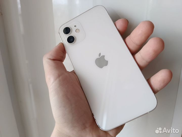 iPhone 12, 64 ГБ