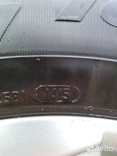 Pirelli Ice Zero 215/65 R16