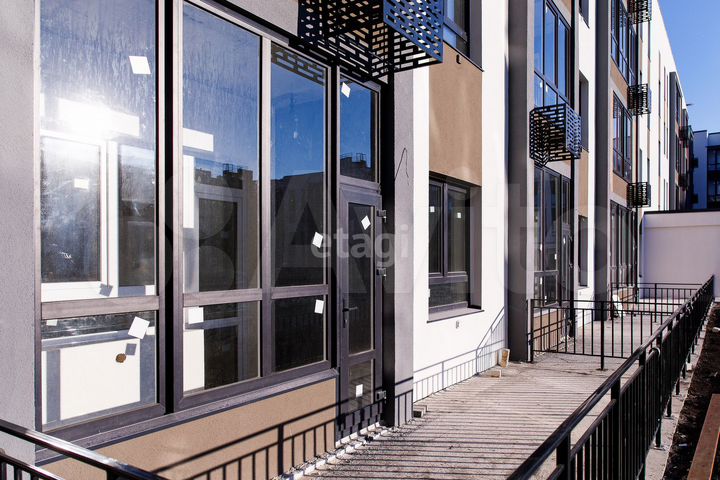 2-к. квартира, 74,8 м², 1/4 эт.