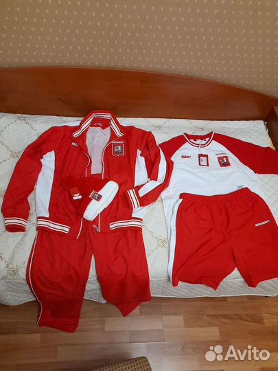 Спортивный костюм 