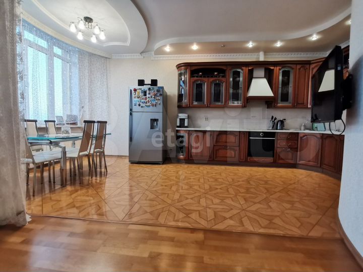 4-к. квартира, 145 м², 7/11 эт.
