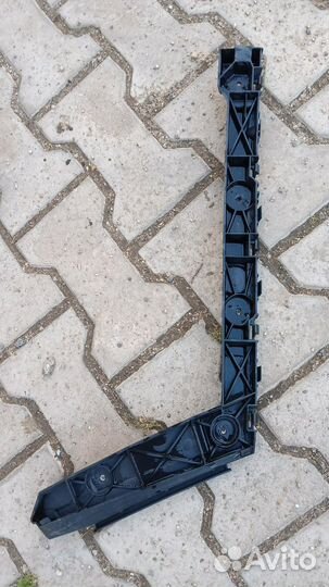 Направляющая заднего бампера Опель Инсигния Рест