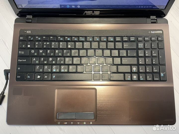 Игровой ноутбук Asus i5/4gb/2видеокарты/SSD