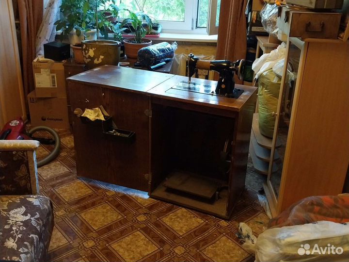 Швейная машинка подольская ножная