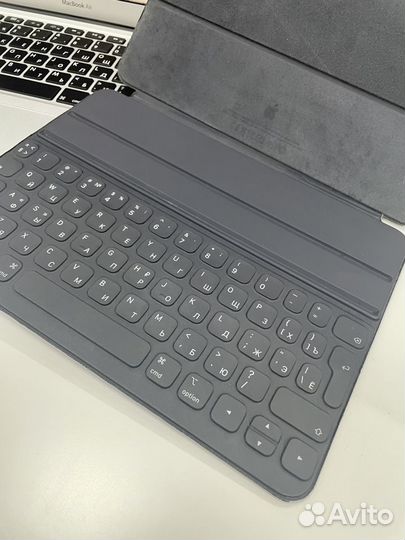 Клавиатура Smart Folio for iPad Pro