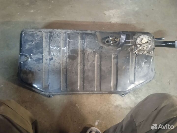 Топливный бак на ниву